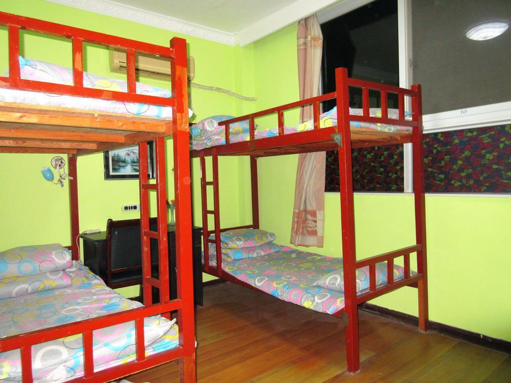 25°C Four Season Youth Hostel Qingdao Exterior photo