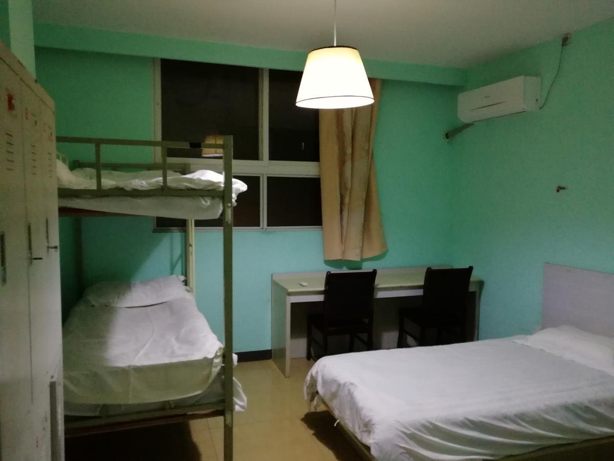 25°C Four Season Youth Hostel Qingdao Exterior photo